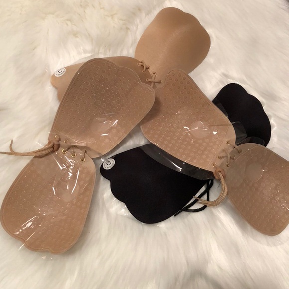 2 NEW strapless stick on bras backless in size C - Picture 2 of 3
